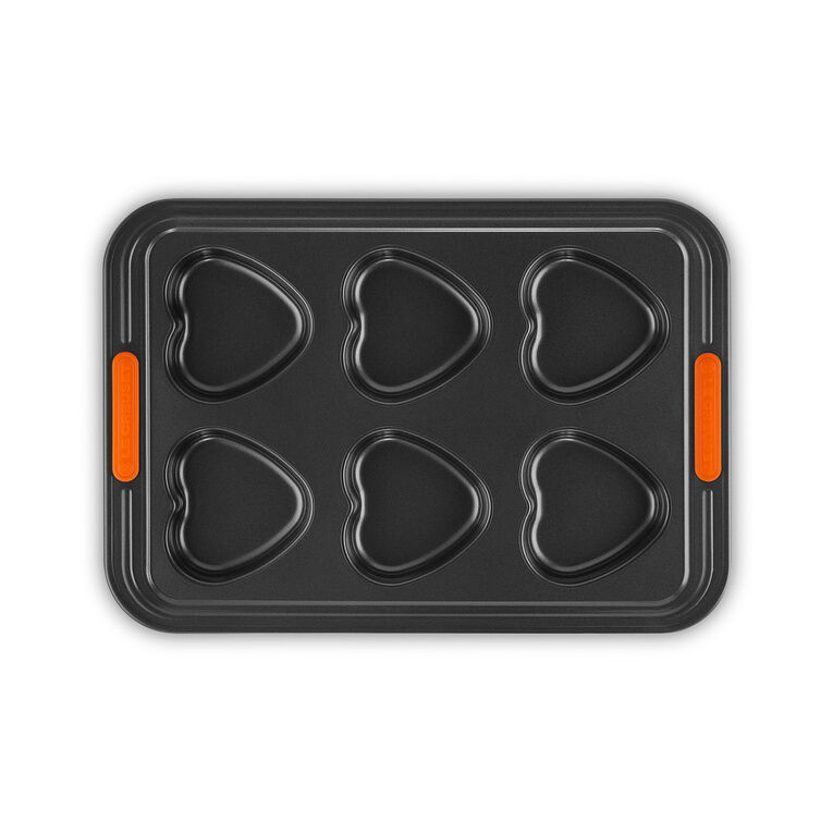 https://www.chefsessentials.com.au/content/product/regular/full/6_Cup_Heart_Shape_Muffin_Tray_331_x_229_x_265cm-7393-6662.jpg