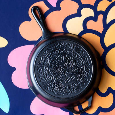 Lodge 1025 inch Cast iron Sugar Skull Skillet